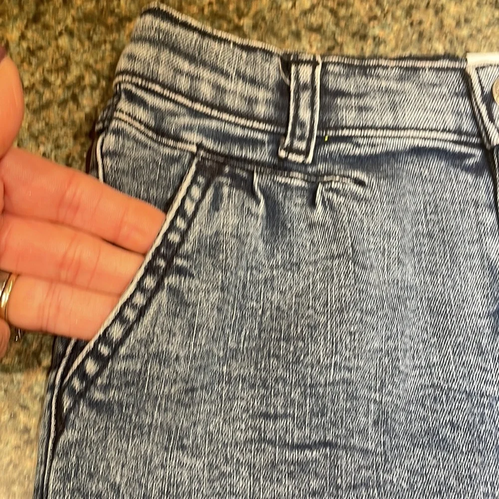 Okie Dokie 3T denim jean skirt with pockets and snap closure NEW - Picture 4 of 8